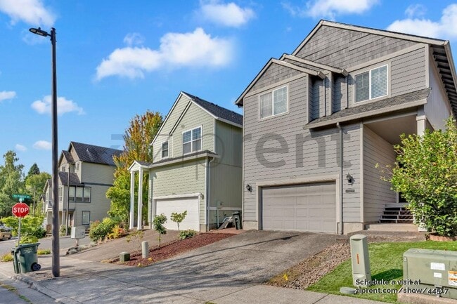 3963 NW 148th Pl in Portland, OR - Foto de edificio - Building Photo