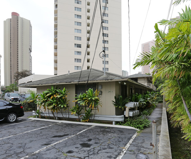 2433 Date St in Honolulu, HI - Foto de edificio - Building Photo