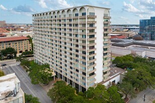 1801 Lavaca St in Austin, TX - Building Photo