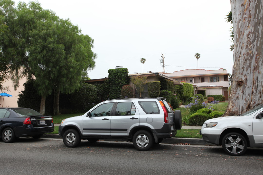 817 7th St in Santa Monica, CA - Building Photo