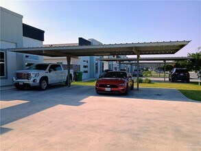 5 West Dr in Pharr, TX - Building Photo - Building Photo