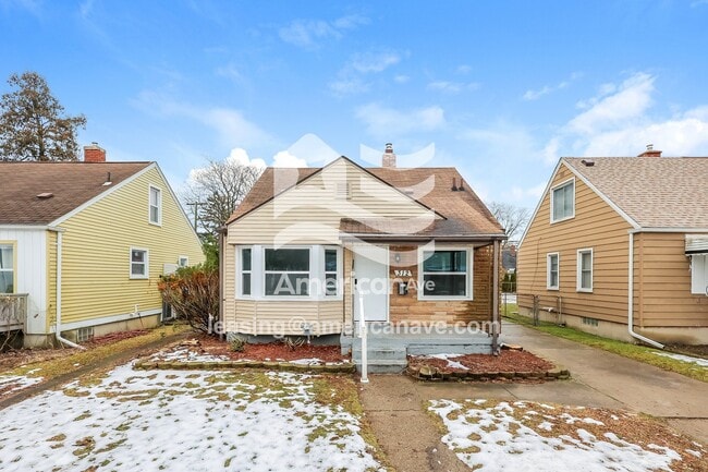 property at 312 De Villen Ave