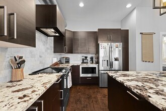 2464 Broadway St in Indianapolis, IN - Building Photo - Building Photo