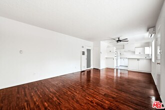 1868 10th St in Santa Monica, CA - Foto de edificio - Building Photo
