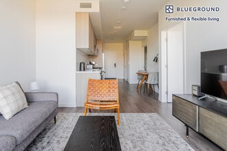 815 Old County Rd in Belmont, CA - Building Photo - Building Photo