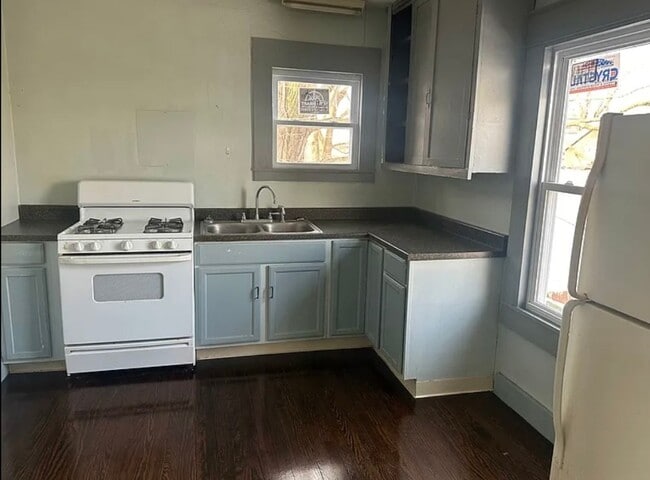 404 Exchange Ave in Endicott, NY - Building Photo - Building Photo