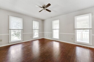 1005 Alexander Stewart Rd in Hillsborough, NC - Building Photo - Building Photo