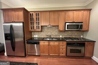 11 Perimeter Center E in Dunwoody, GA - Building Photo - Building Photo