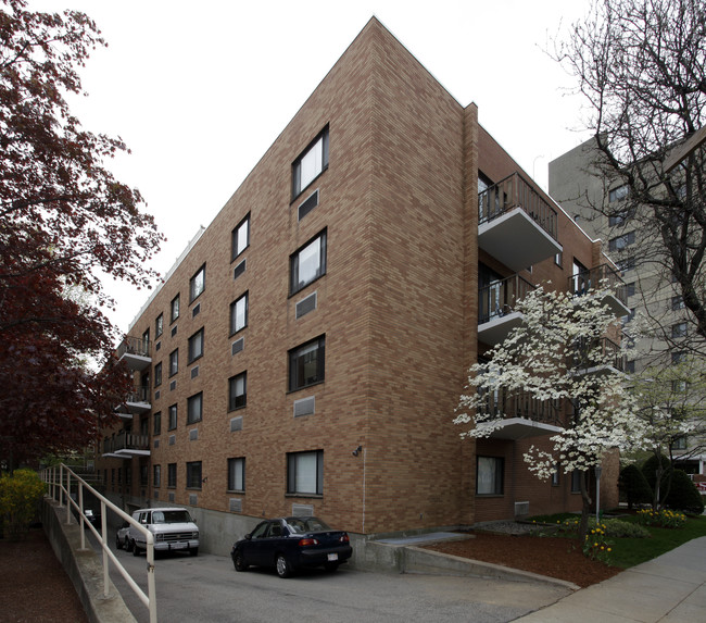 40 Williams St in Brookline, MA - Foto de edificio - Building Photo