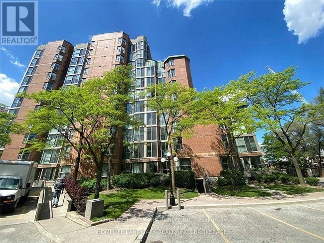property at 5795-5795 Yonge St