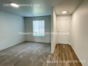 16891 N Lowerfield Loop in Nampa, ID - Foto de edificio - Building Photo