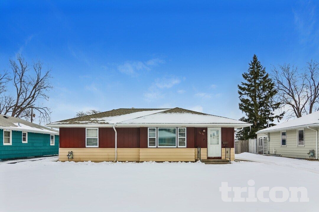 7025 15th Ave S in Richfield, MN - Foto de edificio