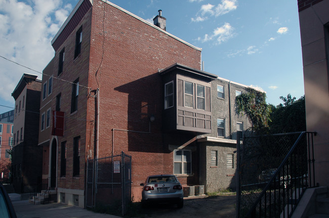 1529 N 15th St in Philadelphia, PA - Building Photo - Building Photo