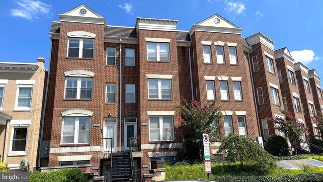 524 15th St SE in Washington, DC - Building Photo - Building Photo