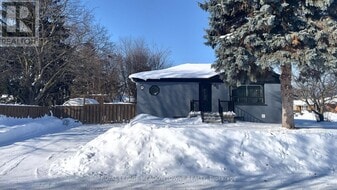 4 Keats Ave in Halton Hills, ON - Building Photo