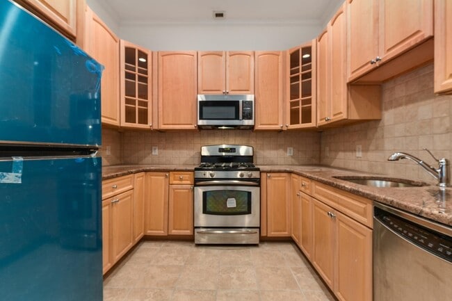 311 Washington St in Jersey City, NJ - Building Photo - Building Photo