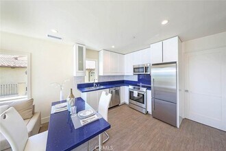 376 Cliff Dr, Unit E in Laguna Beach, CA - Building Photo - Building Photo