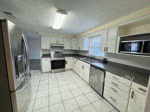 10921 Norwood Ave in Port Richey, FL - Building Photo - Building Photo