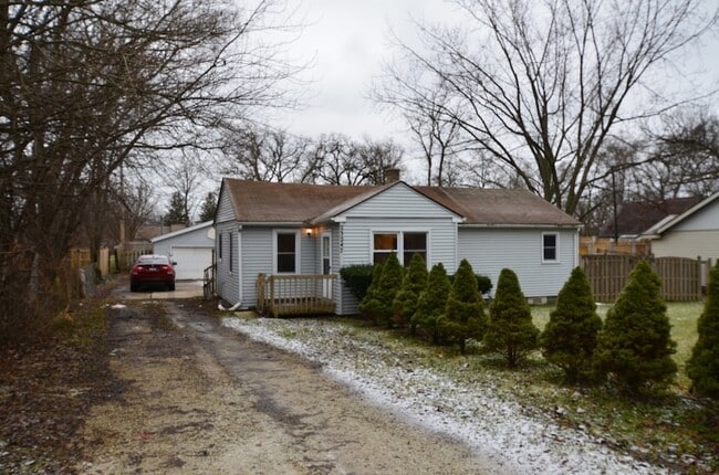 23247 W N Lakewood Ln in Lake Zurich, IL - Building Photo - Building Photo