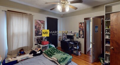 14 Dow St, Unit 1 in Somerville, MA - Foto de edificio - Building Photo