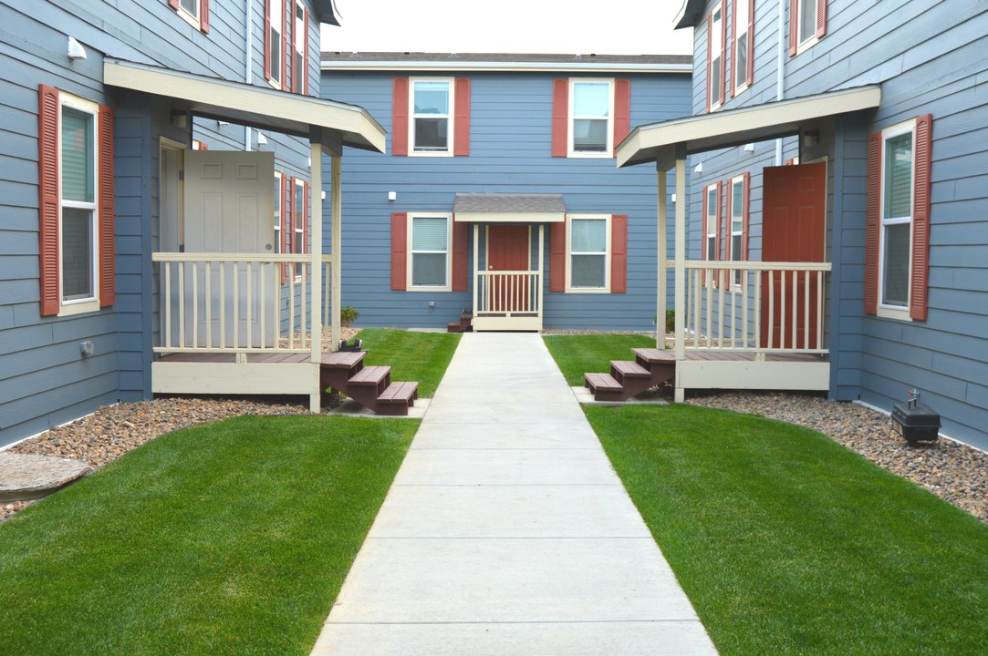 Hillside at Hunters Run in Watford City, ND - Building Photo