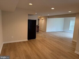 6231 Glen Wood Loop in Manassas, VA - Building Photo