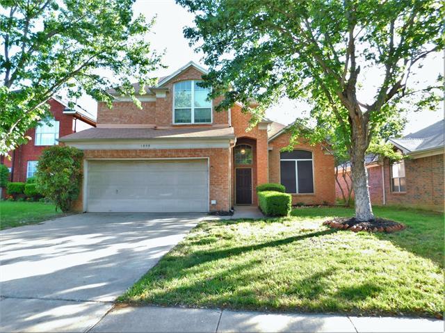 1808 Ingleside Dr in Flower Mound, TX - Foto de edificio