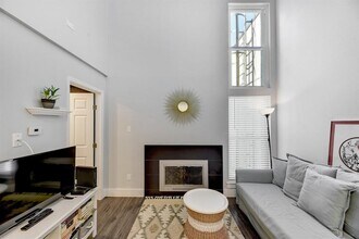 935 La Posada Dr in Austin, TX - Building Photo - Building Photo