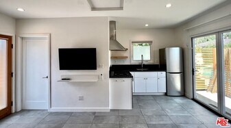 4448 Elmer Ave in Los Angeles, CA - Building Photo