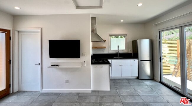 property at 4448 Elmer Ave
