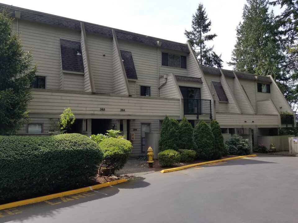 8845 166th Ave NE, Unit B204 in Redmond, WA - Building Photo
