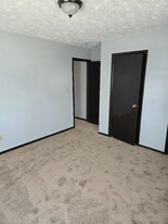 270 Washington Blvd in Youngstown, OH - Building Photo