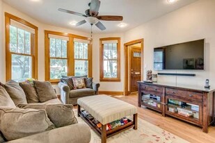 4021 N Francisco Ave in Chicago, IL - Building Photo