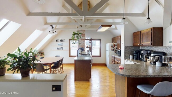 326 Cherry St SE, Unit Unit#2