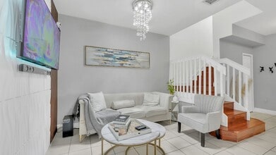 2342 SE 10th St in Homestead, FL - Building Photo - Building Photo