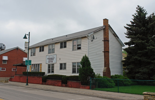 Main Street Efficiency Studios Motel in Lemont, IL - Foto de edificio - Building Photo