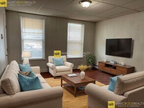 289 Chelsea St, Unit 1 in Boston, MA - Building Photo - Building Photo
