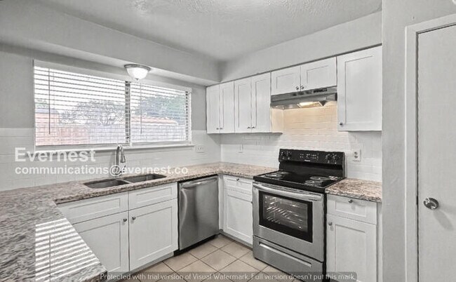 11926 Loveland Pass Dr in Houston, TX - Building Photo - Building Photo