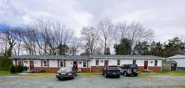 property at 114-116 Loch Ln Dr