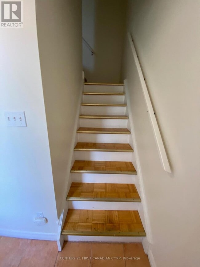 1401 Wonderland Rd N in London, ON - Building Photo - Building Photo