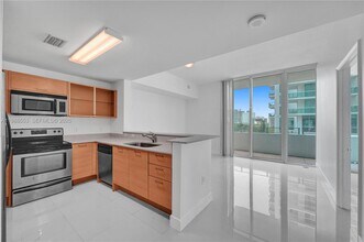 350 NE 24th St, Unit 507 in Miami, FL - Foto de edificio - Building Photo