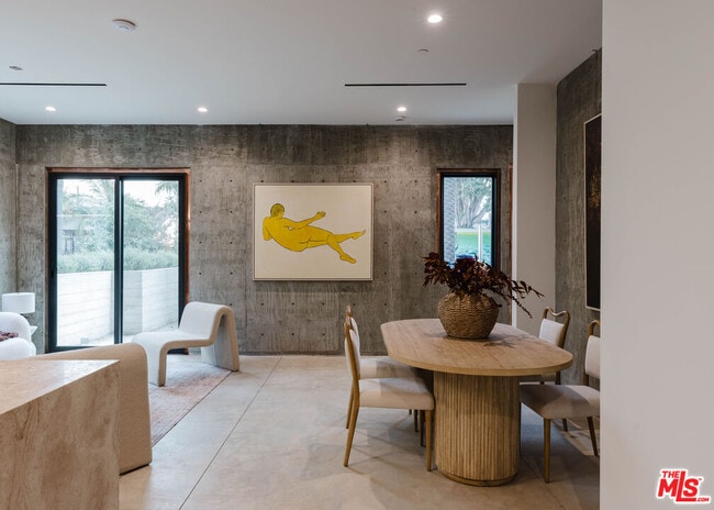 2855 S Sycamore Ave in Los Angeles, CA - Foto de edificio - Building Photo