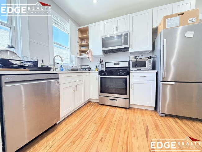 72 Hunnewell Ave, Unit 2