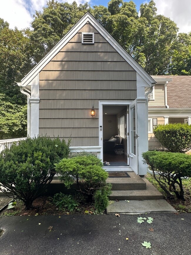 712 Plymouth St, Unit 712 Plymouth Street Unit