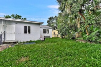 1461 NE 131st St in North Miami, FL - Building Photo - Building Photo