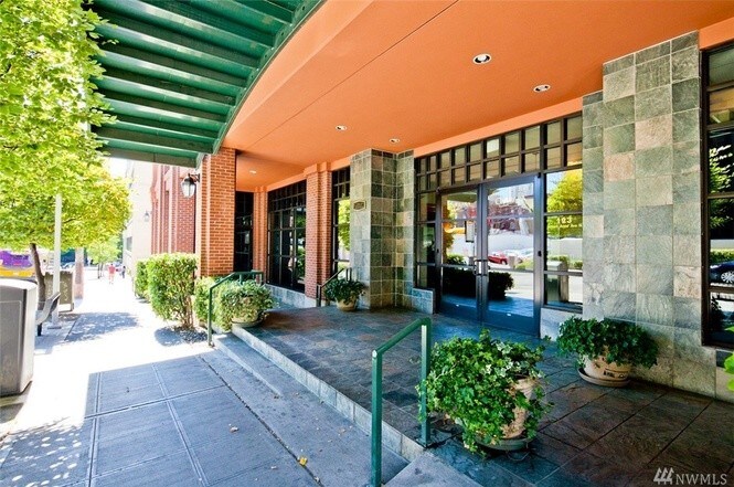 123 Queen Anne Ave N, Unit 307 in Seattle, WA - Building Photo