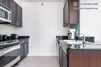 210 N Wells St in Chicago, IL - Building Photo - Building Photo