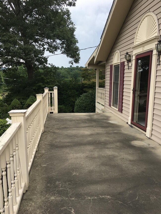 property at 17 Aiken Place Rd