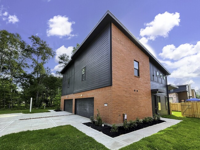 property at 2517 Appian Wy