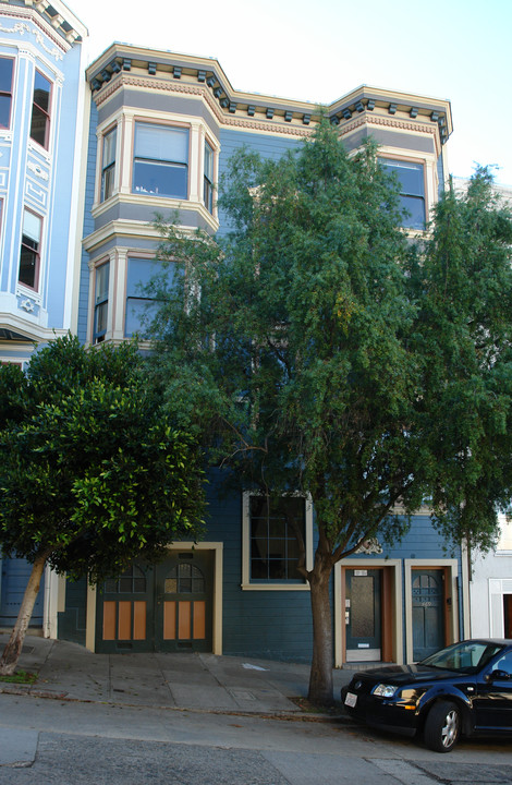 469 Chestnut St in San Francisco, CA - Building Photo